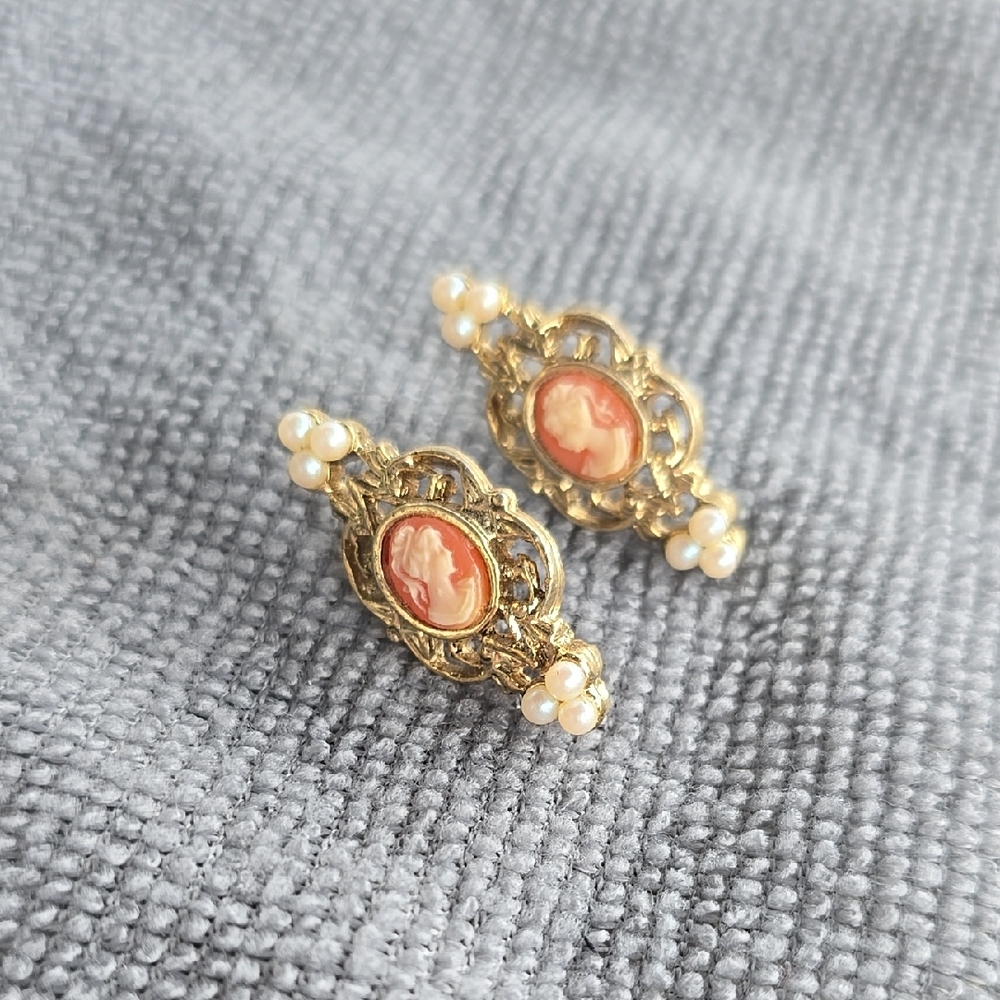 Vintage Gold and Cream Cameo Earrings